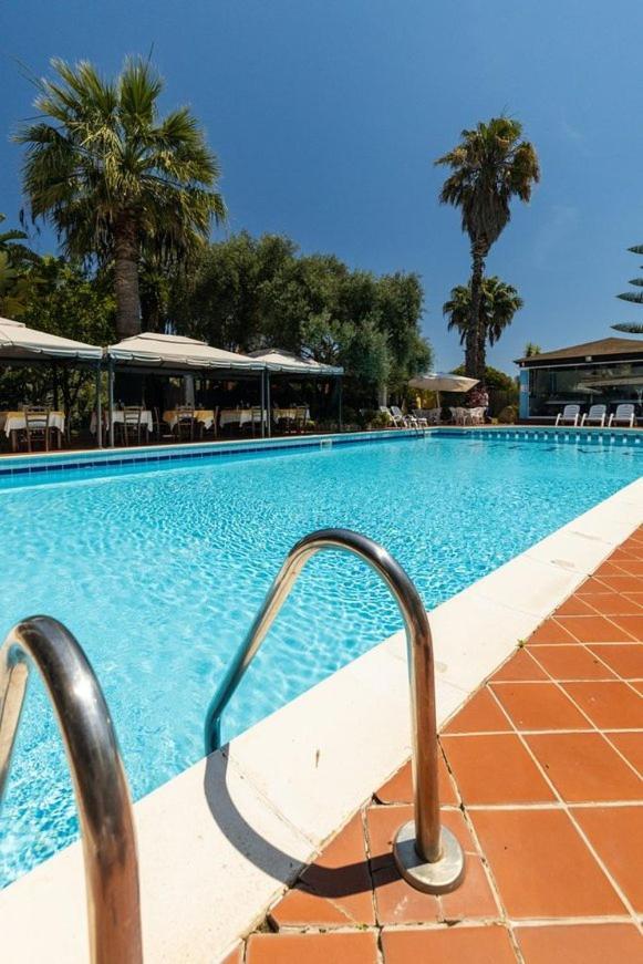 Hotel L'Ulivo Girasole Exterior foto